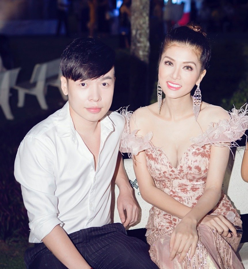 Phù Thủy trang điểm Lý Trường Giới  “khoe” chiếc vương miện trị giá 3 tỷ 2 của Hoa Hậu Thế Giới Toàn Cầu Oanh Yến