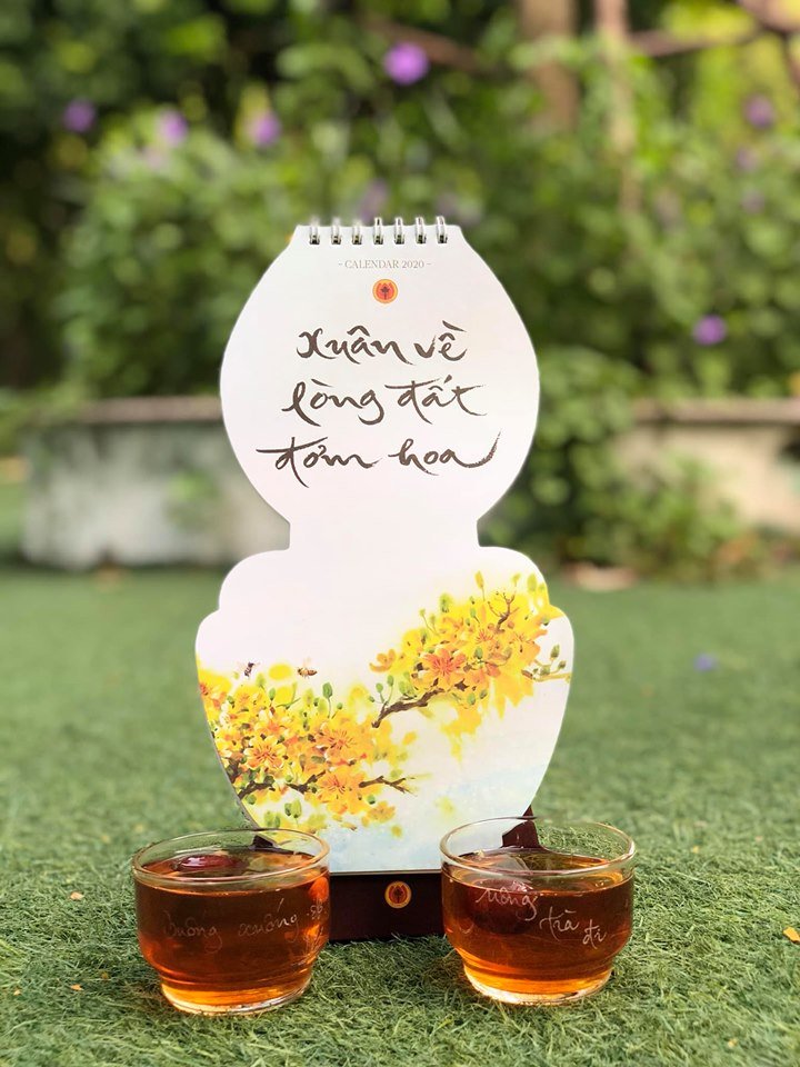 Lịch thư pháp Làng Mai 2020 “Xuân về lòng đất đơm hoa”