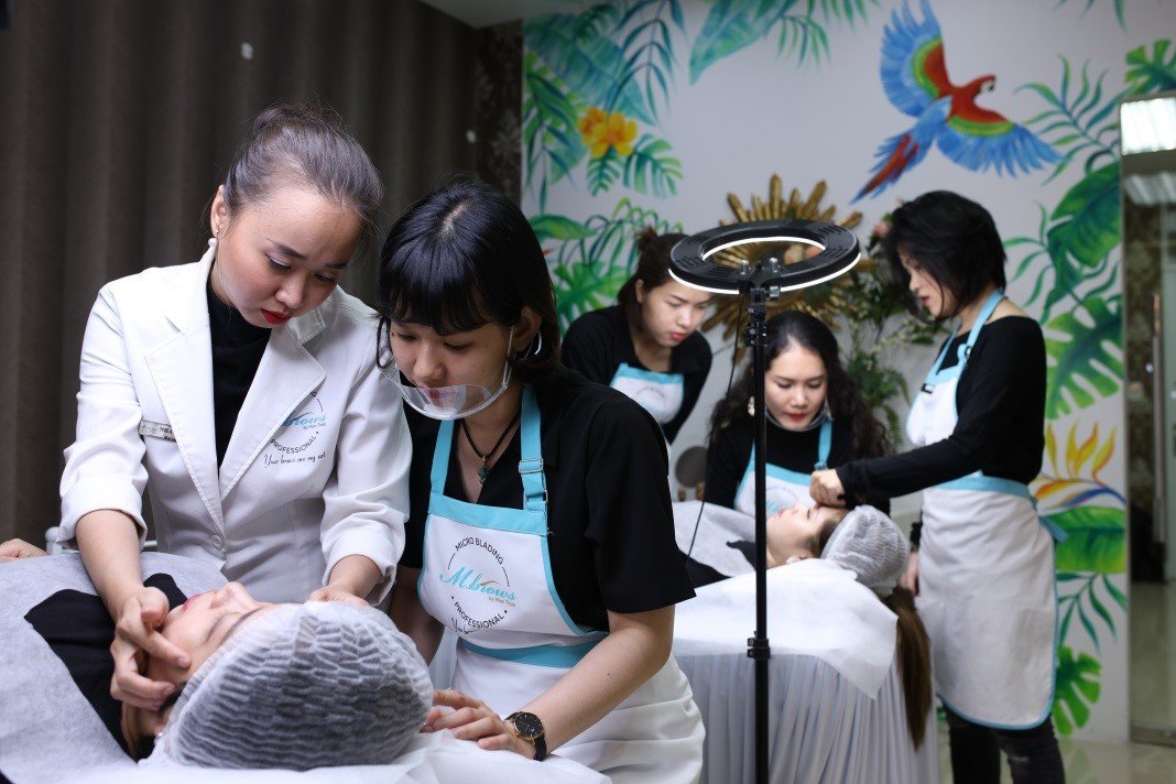 Nghề phun xăm thẩm mỹ – Dễ hay khó?