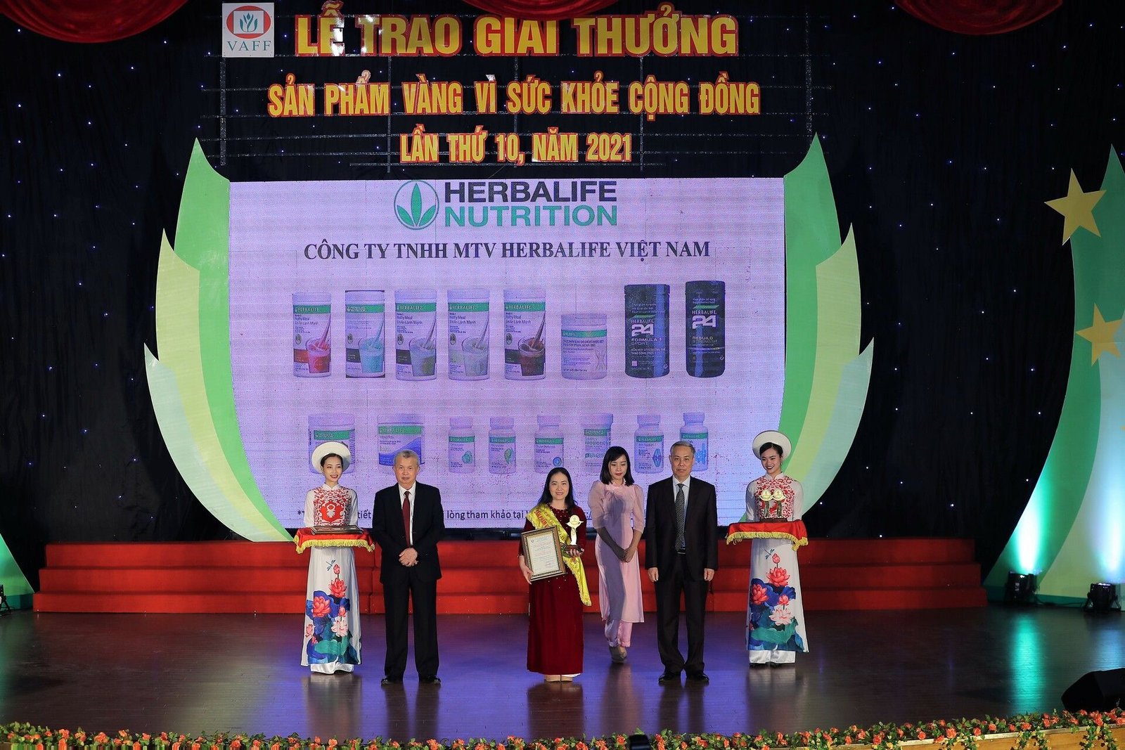Herbalife Việt Nam tiếp tục nhận Giải thưởng “Sản phẩm vàng vì sức khỏe cộng đồng” 