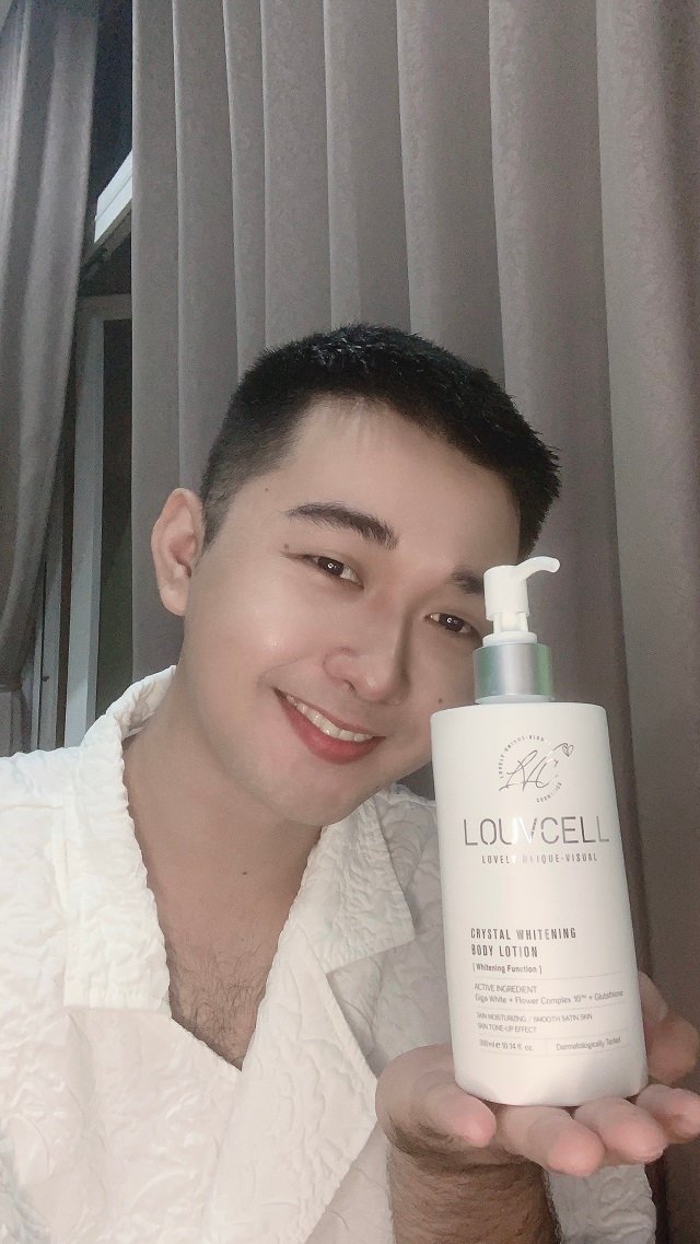 Sữa dưỡng thể trắng da Louvcell có gì đặc biệt khiến bạn trẻ mê mẩn đến vậy?