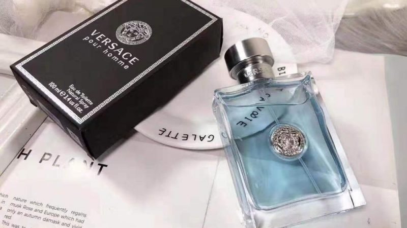 Versace Pour Homme mạnh mẽ và nồng nàn