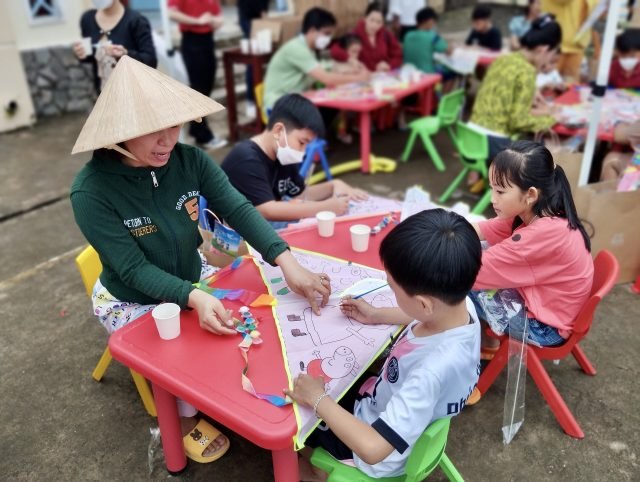 Chiến dịch “Sức khỏe trao Mình – Trường mới trao Em” góp phần mang lại cuộc sống tốt đẹp hơn cho trẻ em Việt Nam