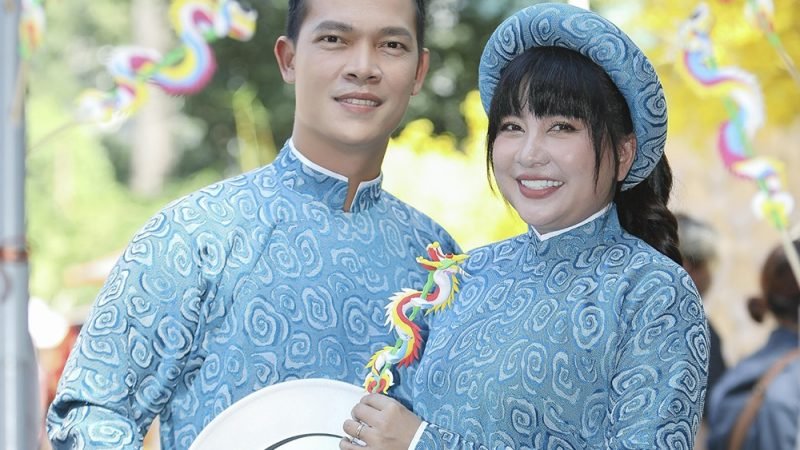 MC Ngọc Tiên và diễn viên Sỹ Toàn tình tứ đón xuân sang