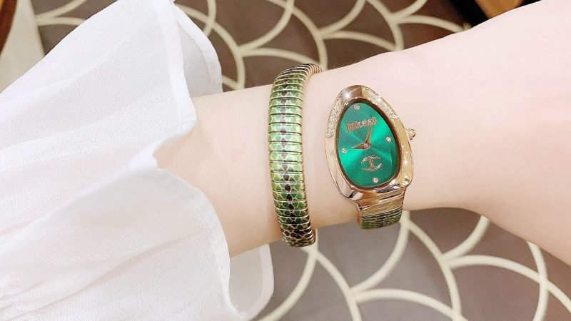 Bí quyết chọn đồng hồ đeo tay – Món quà chinh phục chị em phụ nữ