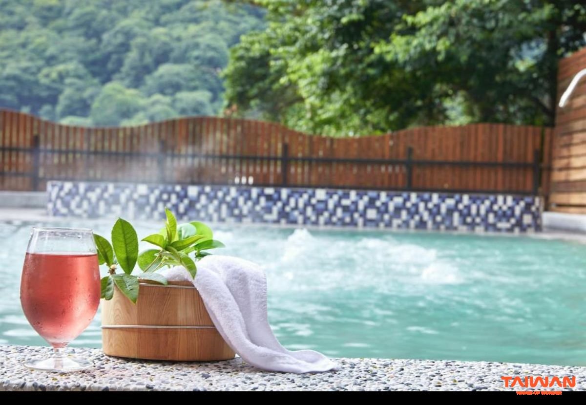 Trải nghiệm “thiên đường suối nước nóng” – mùa thu đông tại xứ Đài