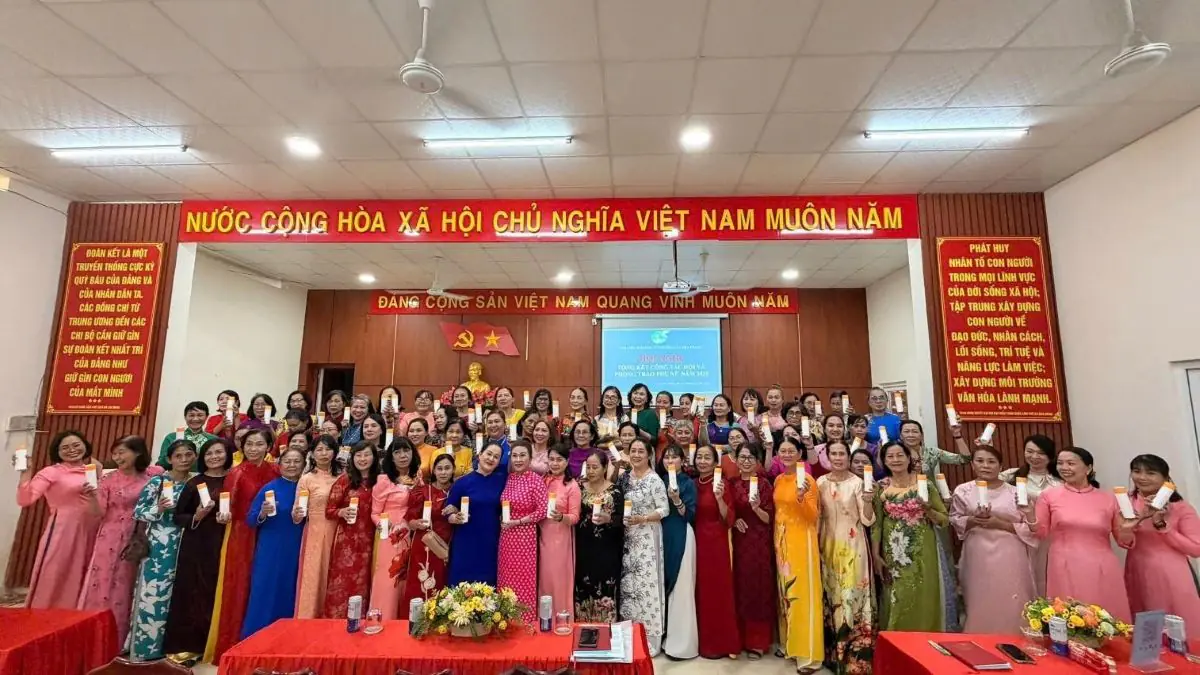 4.500 sản phẩm chăm sóc sức khỏe được Nu Skin Việt Nam trao tặng cho phụ nữ khó khăn sau bão lũ